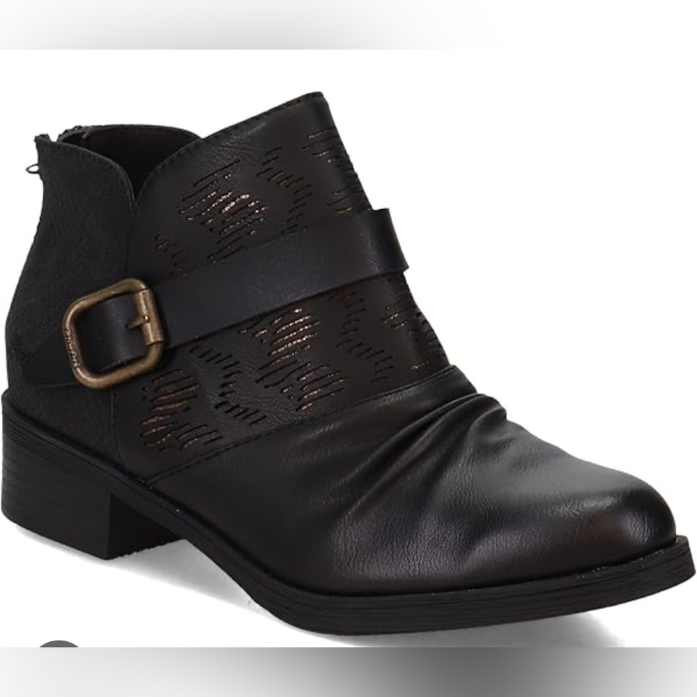 Blowfish Malibu Black Ankle Boots. Buckle Accent. Metallic pop. EUC! Sz 7.